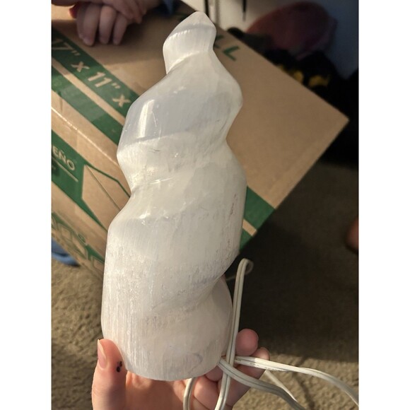Selenite Crystal Spiral Unicorn Horn Crystal Lamp WORKS 7-8 Inch - Picture 6 of 7